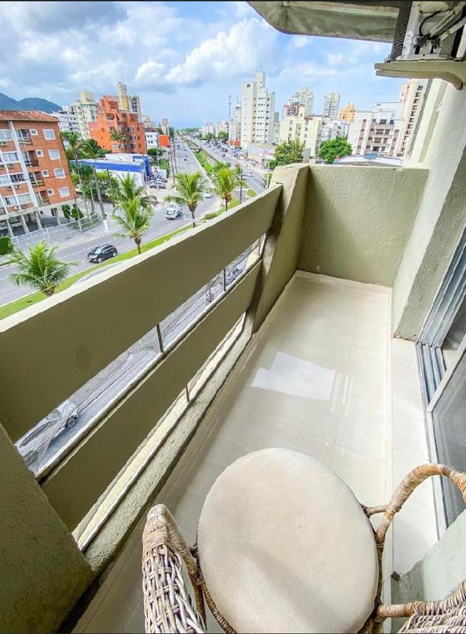 Excelente Apartamento Bem Localizado A 450 Metros Da Praia Гуаружа Екстериор снимка