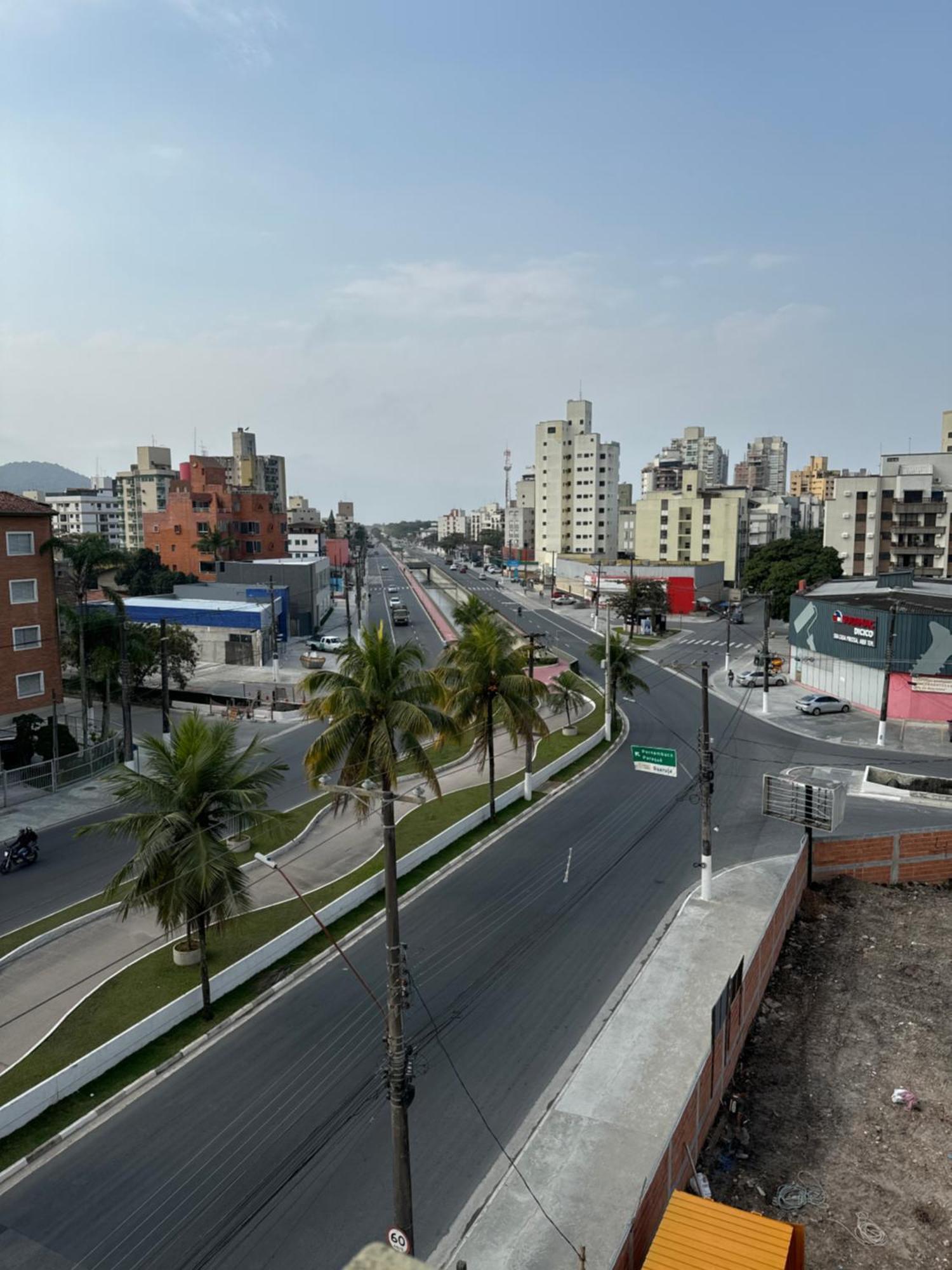 Excelente Apartamento Bem Localizado A 450 Metros Da Praia Гуаружа Екстериор снимка